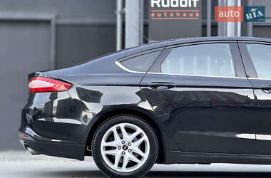 Седан Ford Fusion 2014 в 