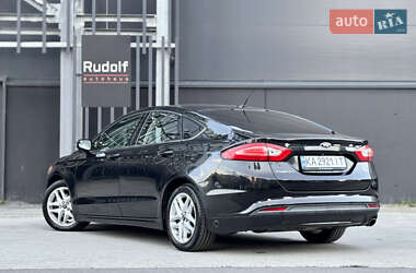 Седан Ford Fusion 2014 в 