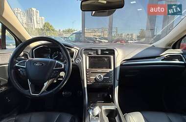 Седан Ford Fusion 2017 в 