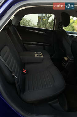Седан Ford Fusion 2014 в 