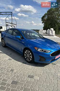 Седан Ford Fusion 2019 в Виннице