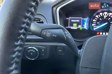 Седан Ford Fusion 2019 в 