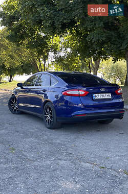 Седан Ford Fusion 2012 в 