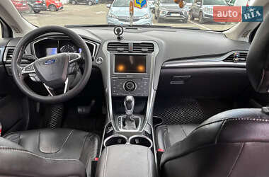 Седан Ford Fusion 2013 в 