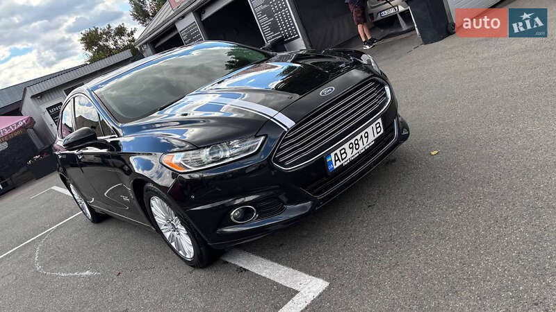 Седан Ford Fusion 2013 в 