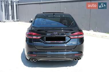 Седан Ford Fusion 2017 в 