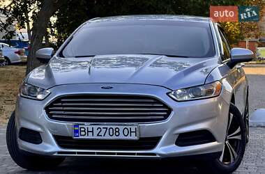 Седан Ford Fusion 2013 в 