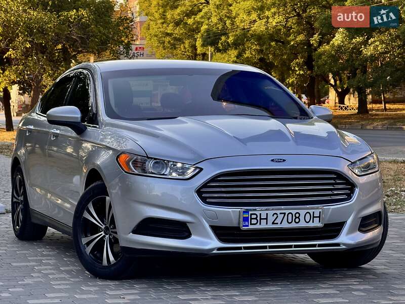 Седан Ford Fusion 2013 в 