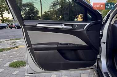 Седан Ford Fusion 2013 в 
