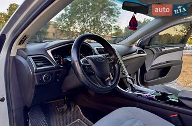 Седан Ford Fusion 2013 в 