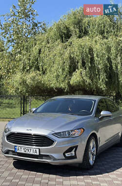 Седан Ford Fusion 2020 в 