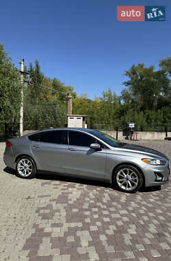 Седан Ford Fusion 2020 в 