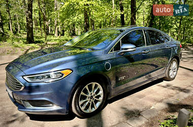 Седан Ford Fusion 2018 в 