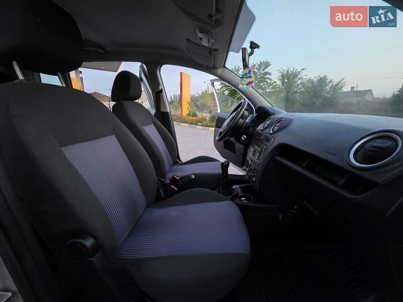 Хэтчбек Ford Fusion 2006 в Луцке фото 17 Хэтчбек Ford Fusion 2006 в Луцке