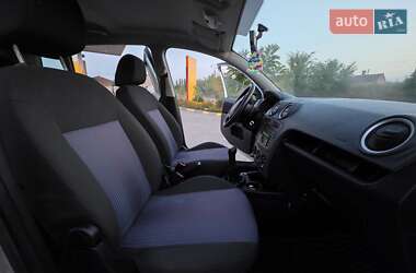 Хэтчбек Ford Fusion 2006 в 