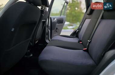 Хэтчбек Ford Fusion 2006 в 