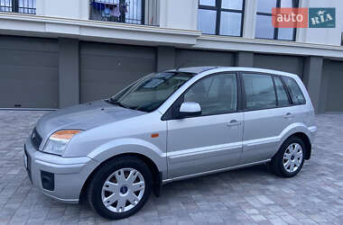 Хэтчбек Ford Fusion 2010 в 