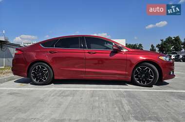 Седан Ford Fusion 2016 в 