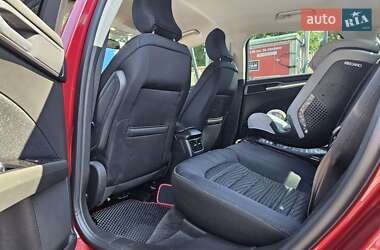 Седан Ford Fusion 2016 в 