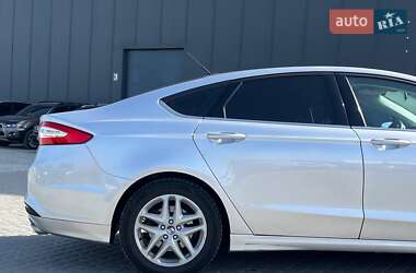 Седан Ford Fusion 2014 в 