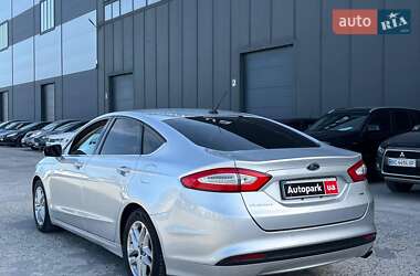 Седан Ford Fusion 2014 в 