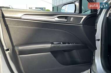 Седан Ford Fusion 2014 в 
