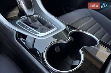 Седан Ford Fusion 2014 в 