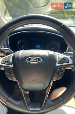 Седан Ford Fusion 2012 в 