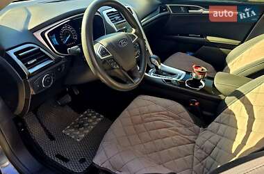 Седан Ford Fusion 2015 в 