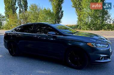 Седан Ford Fusion 2015 в 