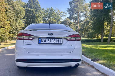 Седан Ford Fusion 2017 в 