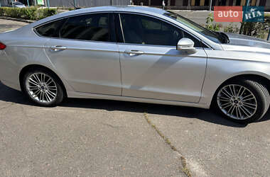 Седан Ford Fusion 2014 в 