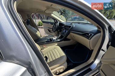 Седан Ford Fusion 2014 в 