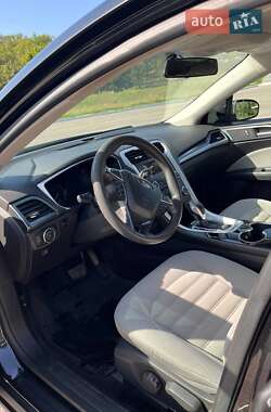 Седан Ford Fusion 2014 в 