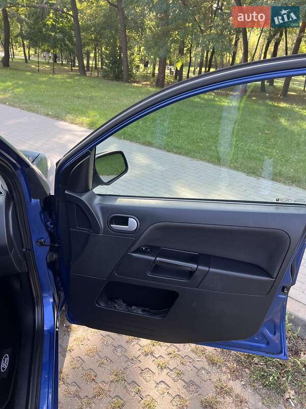 Хэтчбек Ford Fusion 2007 в Киеве