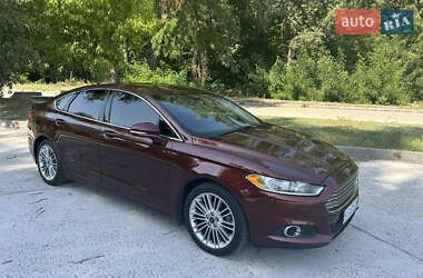 Седан Ford Fusion 2015 в 