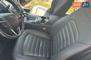 Седан Ford Fusion 2015 в 