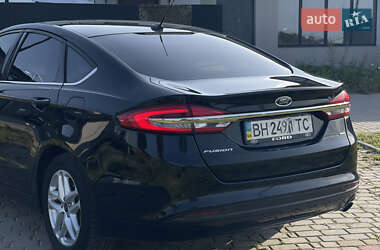 Седан Ford Fusion 2017 в 