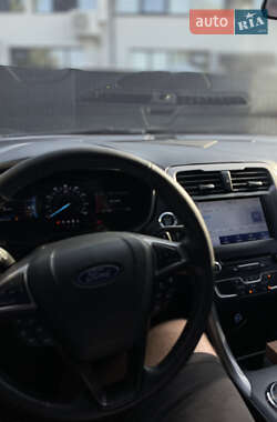 Седан Ford Fusion 2017 в 