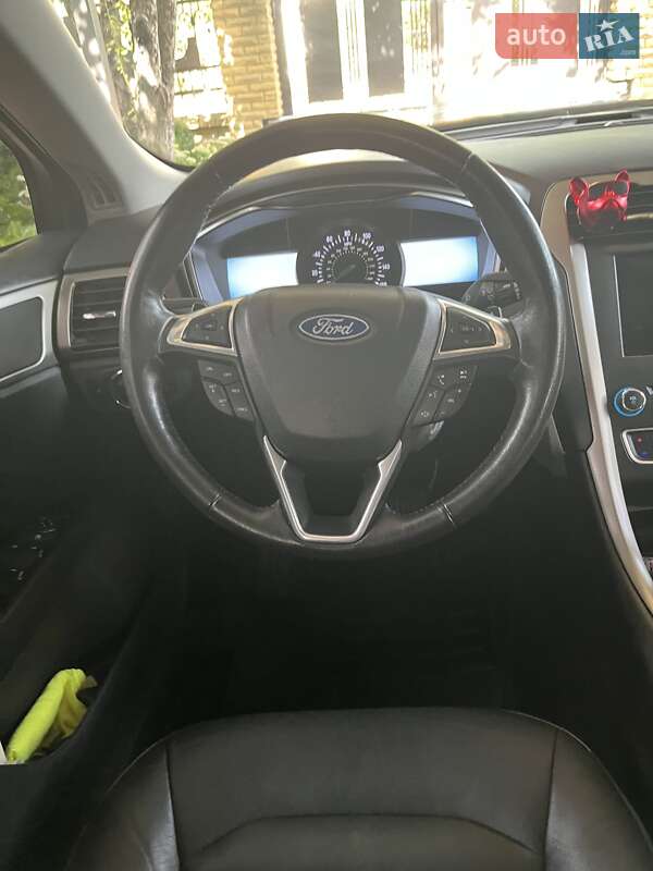 Седан Ford Fusion 2015 в Сумах