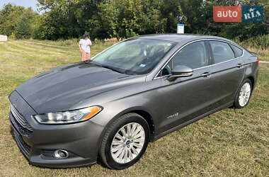 Седан Ford Fusion 2012 в 
