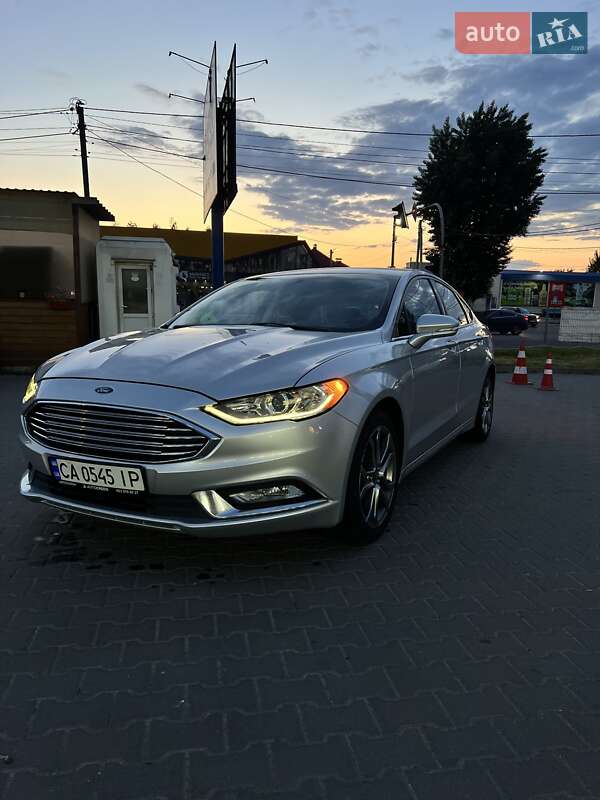 Седан Ford Fusion 2017 в 