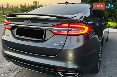 Седан Ford Fusion 2017 в 