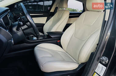 Седан Ford Fusion 2017 в 