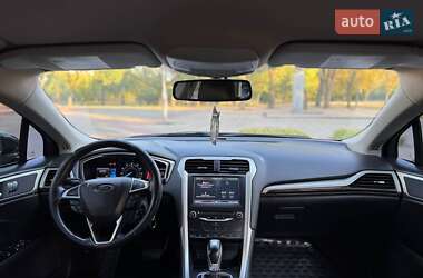 Седан Ford Fusion 2014 в 