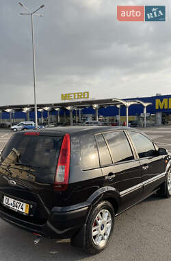 Хэтчбек Ford Fusion 2006 в 