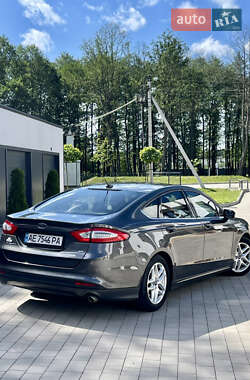 Седан Ford Fusion 2015 в 