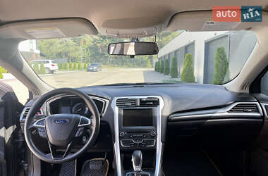 Седан Ford Fusion 2015 в 