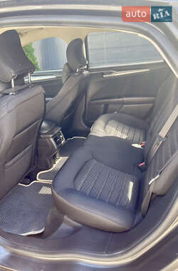 Седан Ford Fusion 2015 в 