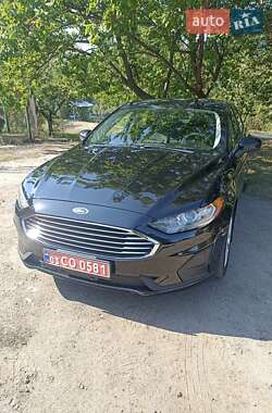 Седан Ford Fusion 2019 в 